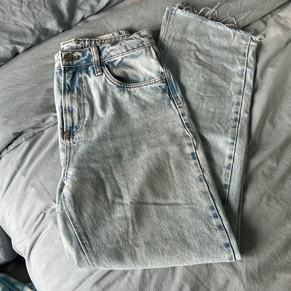 Zara Light Wash Straight Leg Jean